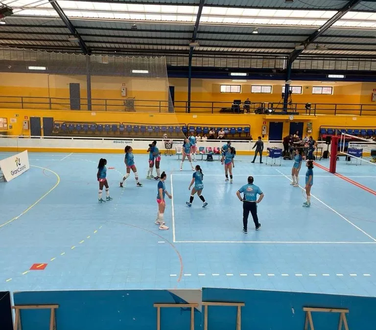 Gran partido de las nuestras ante el líder a pesar de perder 3-2